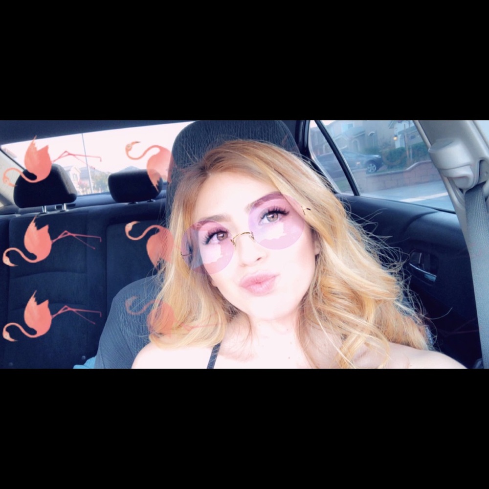 Meet your Posher, Viviana